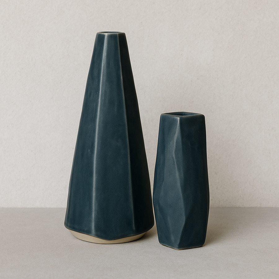 Inverted Vase / Large Jet Black