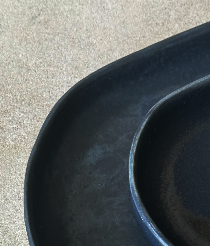 Oval Tray / Jet Black