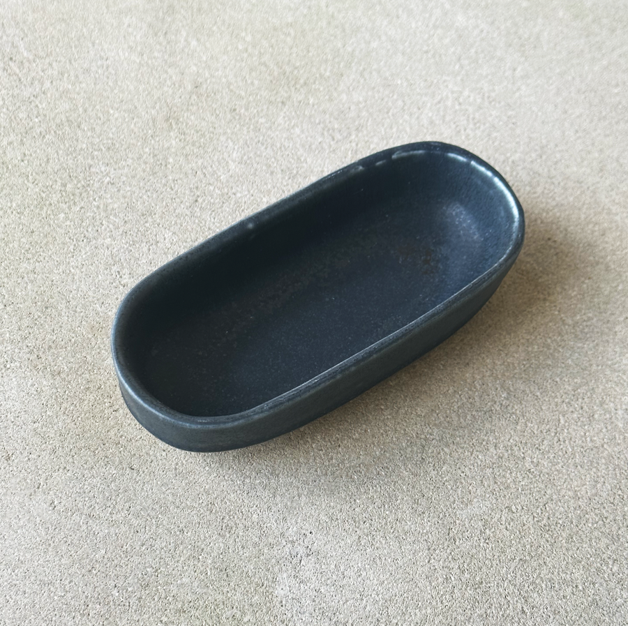 Oval Tray / Jet Black