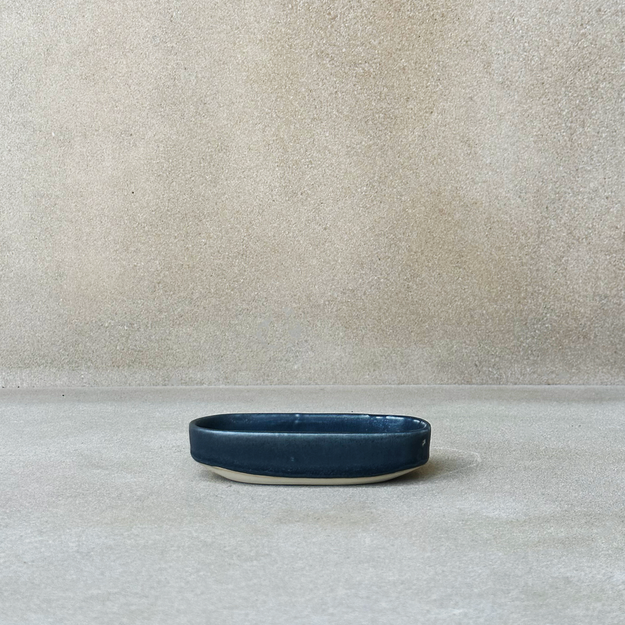 Oval Tray / Jet Black