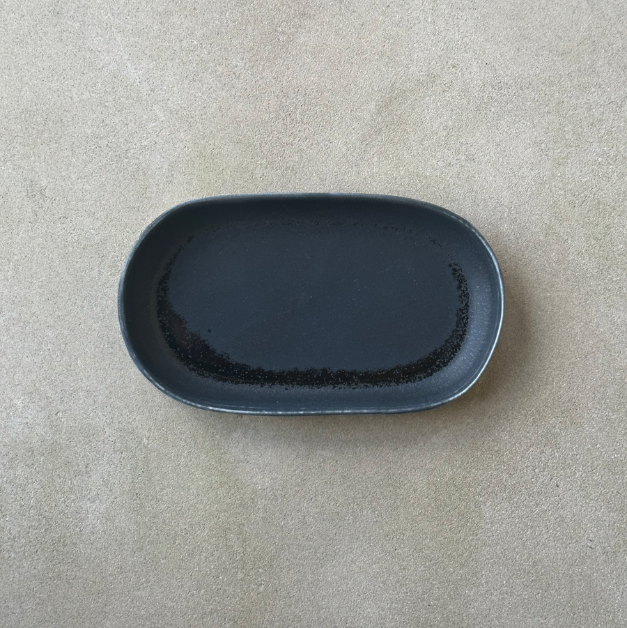 Oval Tray / Jet Black