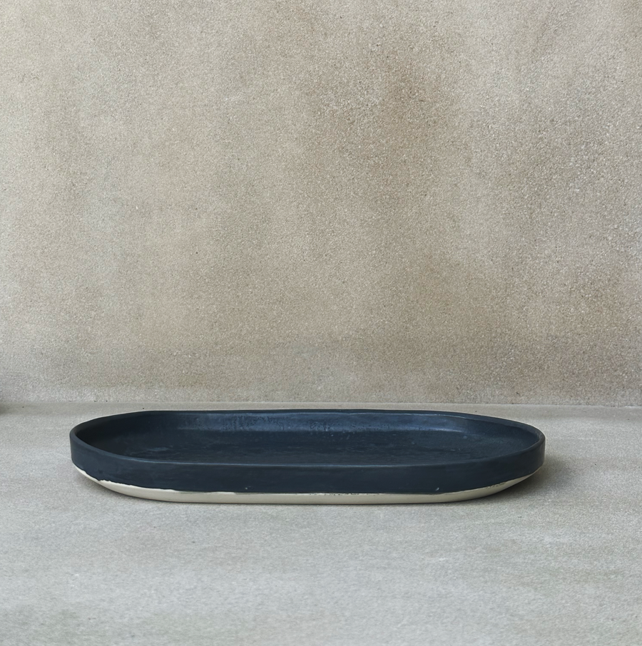 Oval Tray / Jet Black