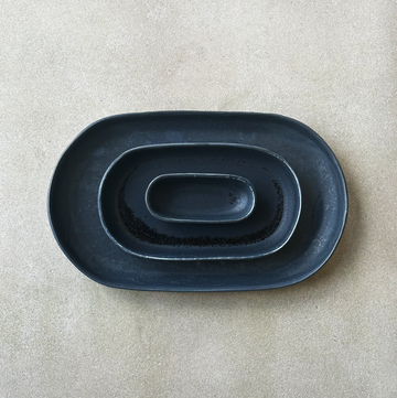 Oval Tray / Jet Black