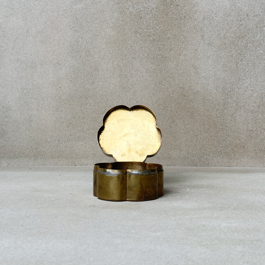 Vintage Scallop Brass Trinket Box
