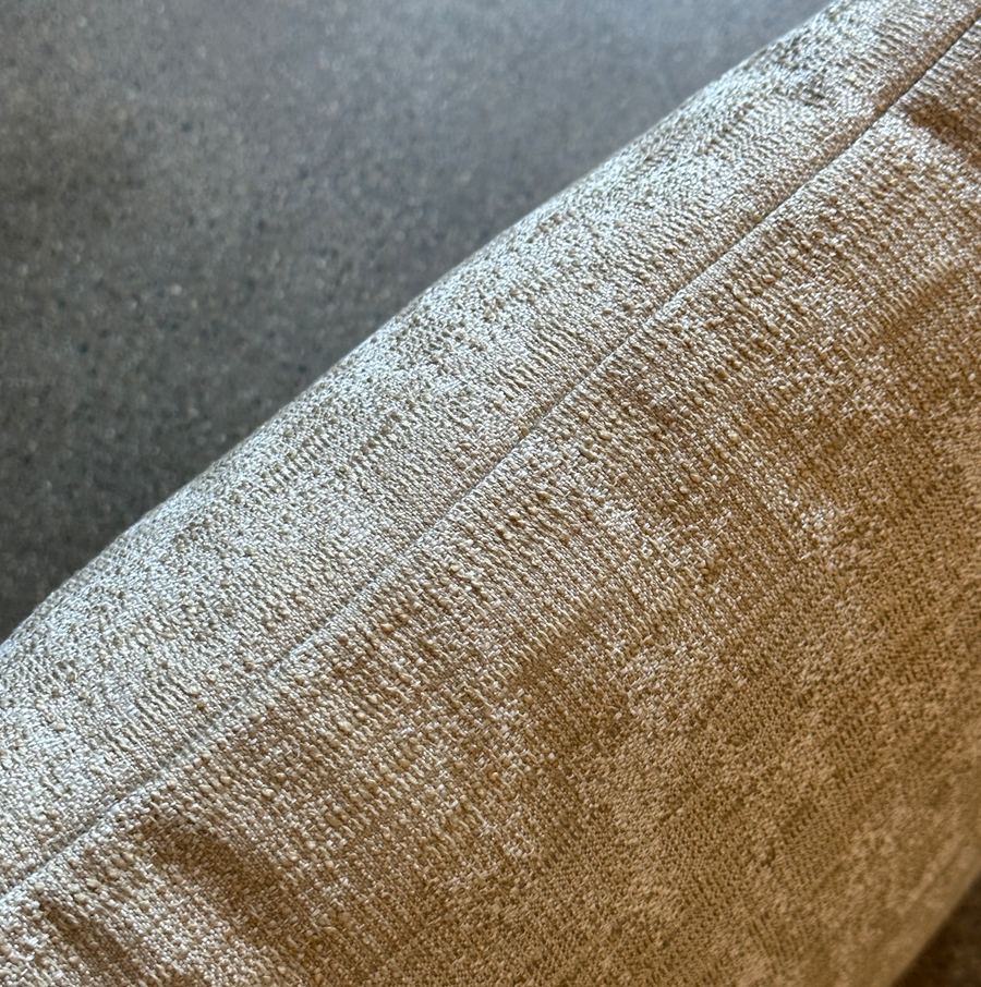 Ivory Matelassé Texture Pillow / 22
