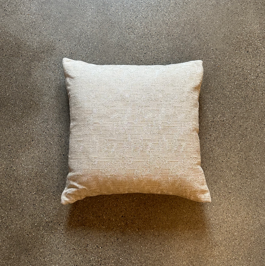 Ivory Matelassé Texture Pillow / 22