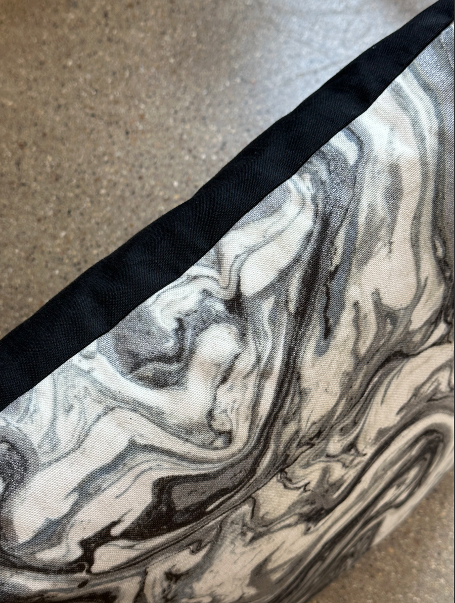 Postma Handmade Marbled Pillow / 18