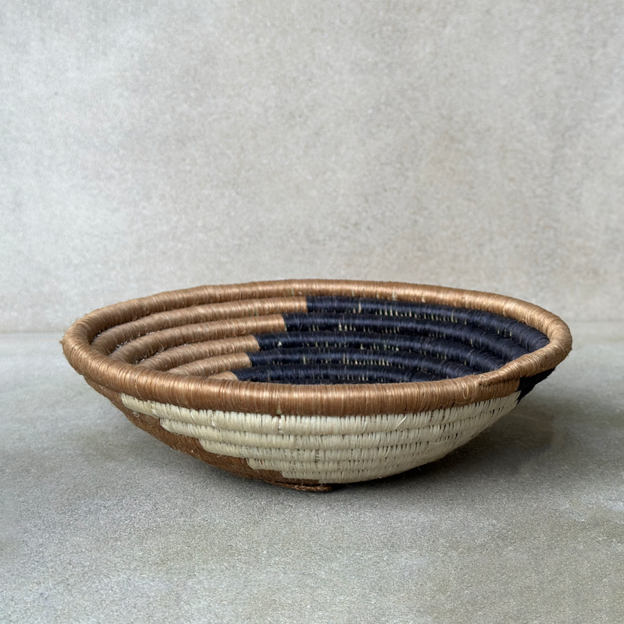 African woven Black/Tan Swirl Bowl / Small