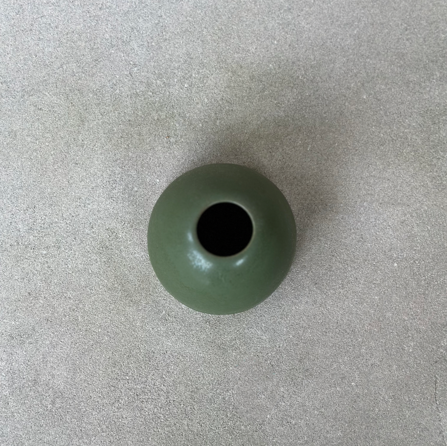 TQD Porcelain Vase / Avocado / Small