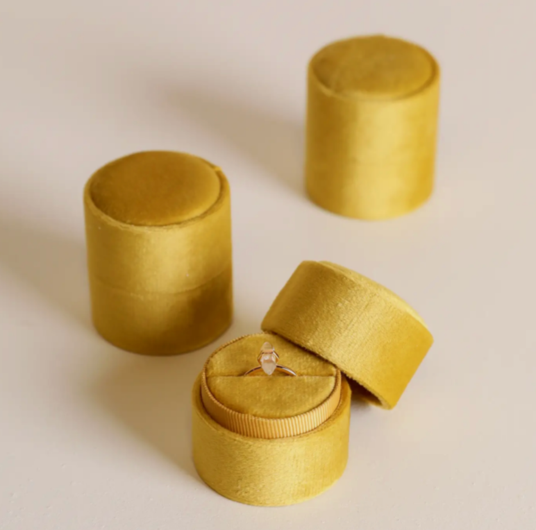 Velvet Jewelry Box - Circle - Chartreuse