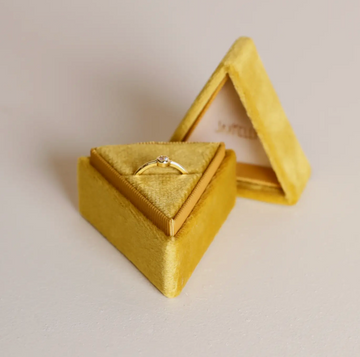 Velvet Jewelry Box - Triangle - Chartreuse