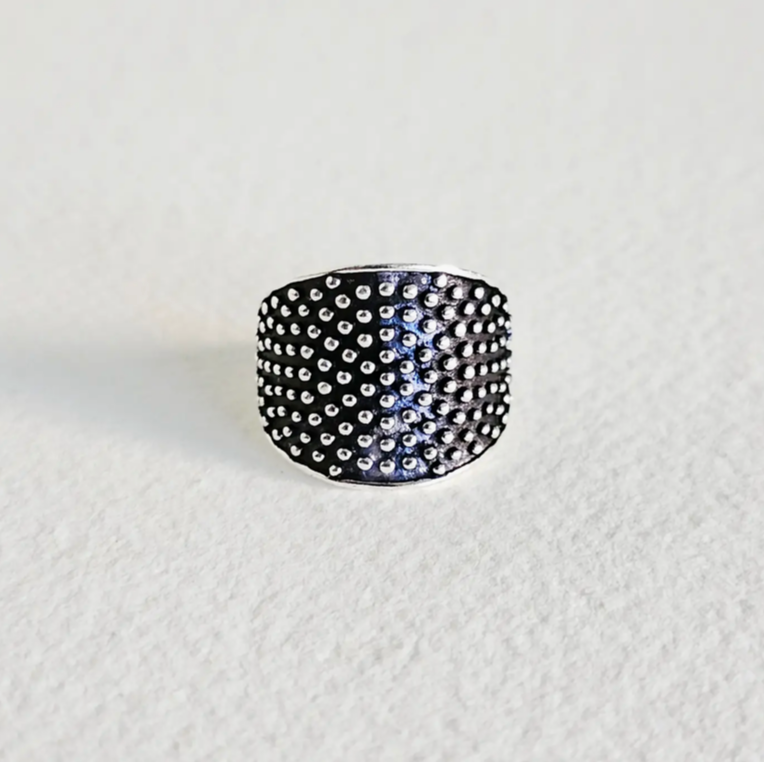 Studded Circle Ring size 7