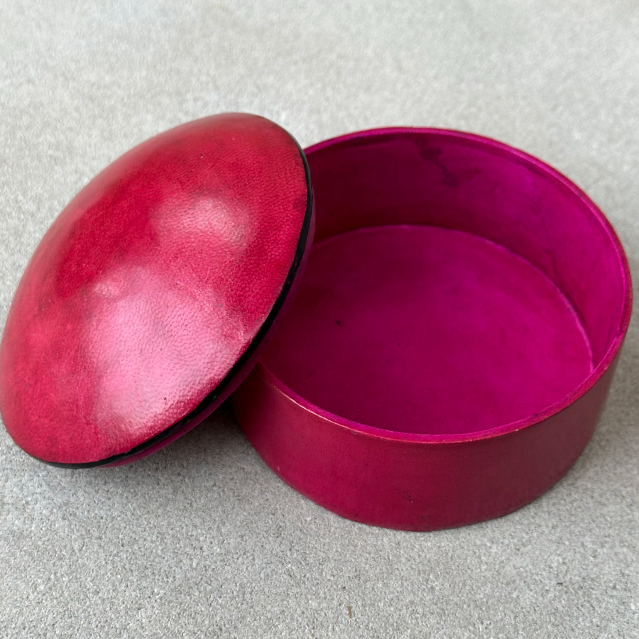 African small round leather box / magenta