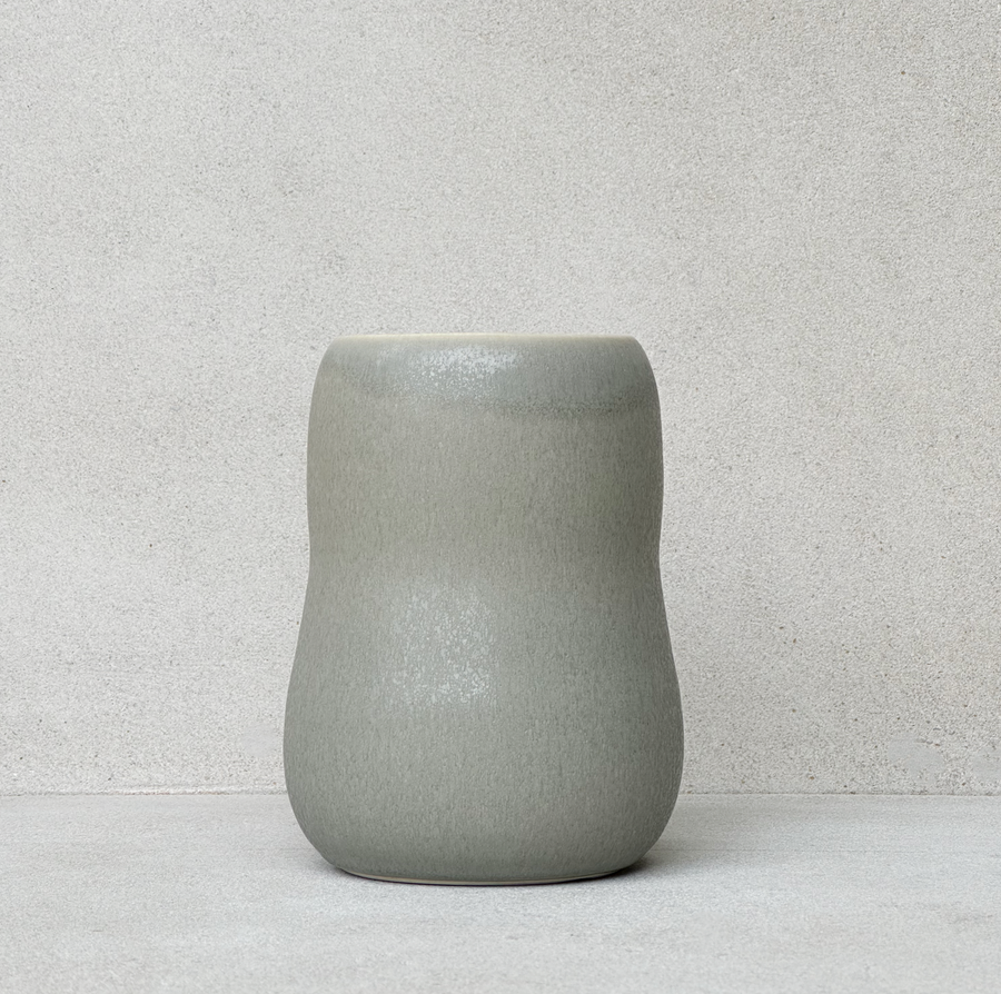 TQD Porcelain Vase / Earthstone