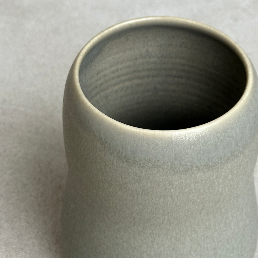 TQD Porcelain Vase / Earthstone