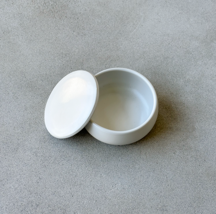 Stoneware Canister with Lid White