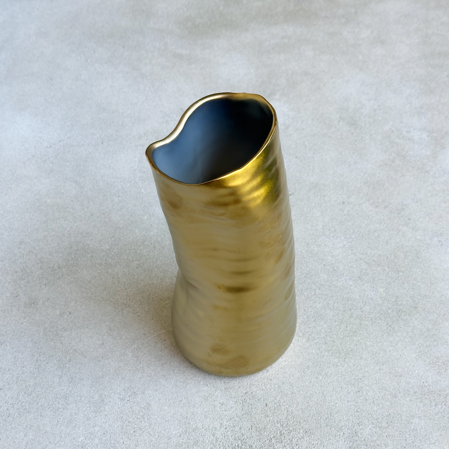 TEGAN CERAMIC VASE / GOLD