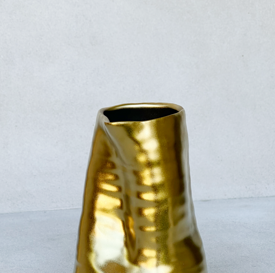 TEGAN CERAMIC VASE / GOLD