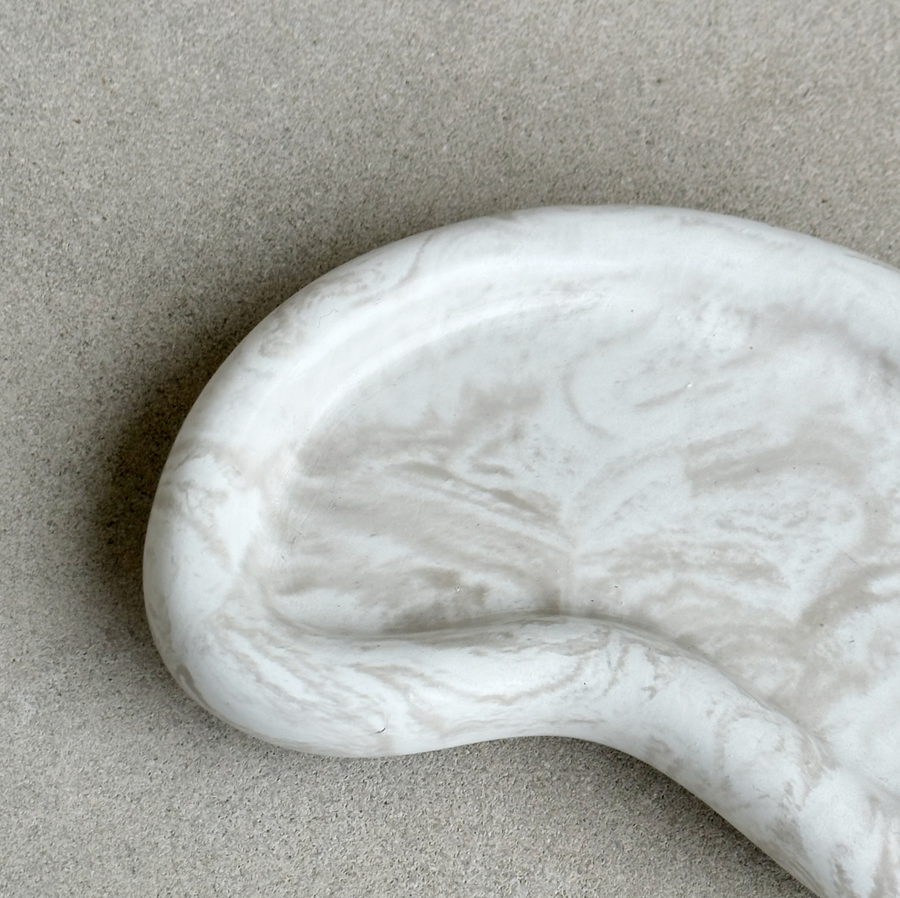 Faba - Concrete Tray / ANTIQUE MARBLE
