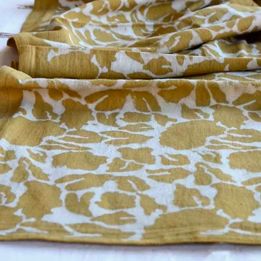 Yan Table Runner