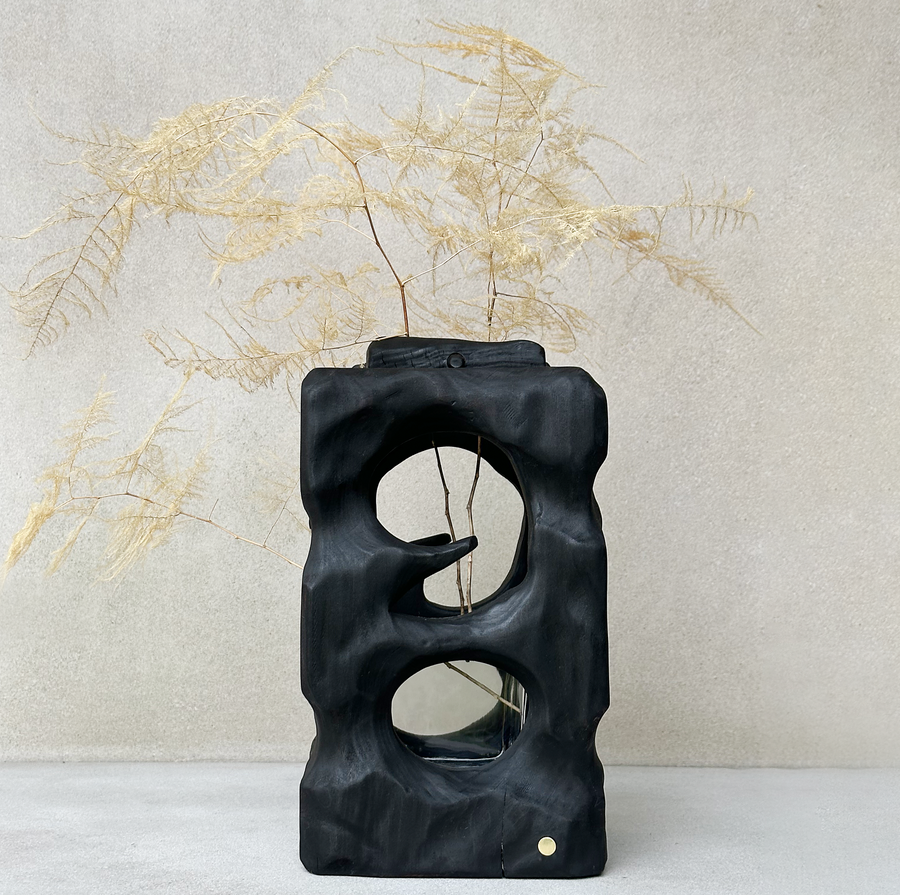 Shadow Vase