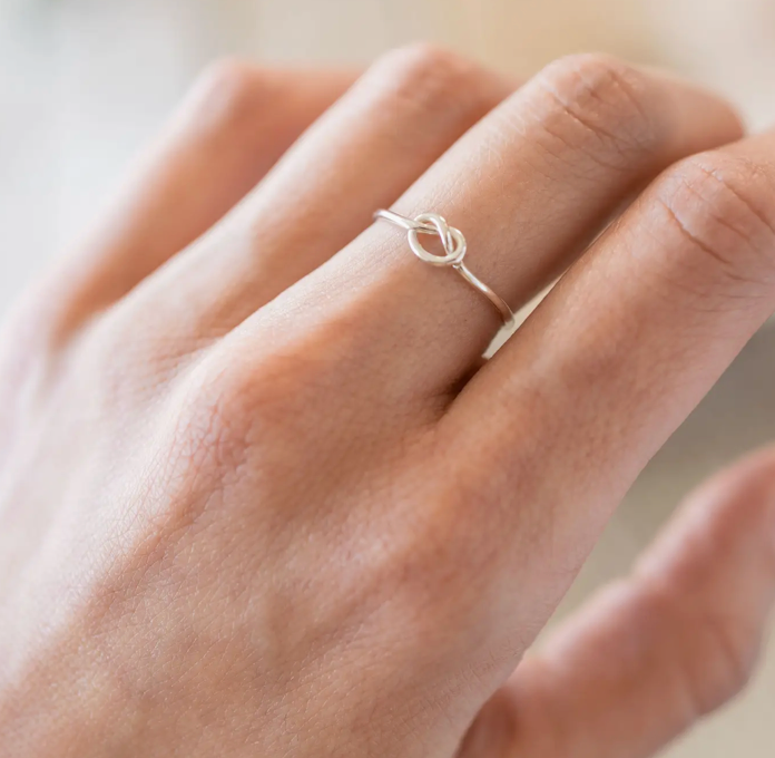 Love Knot Ring in Silver