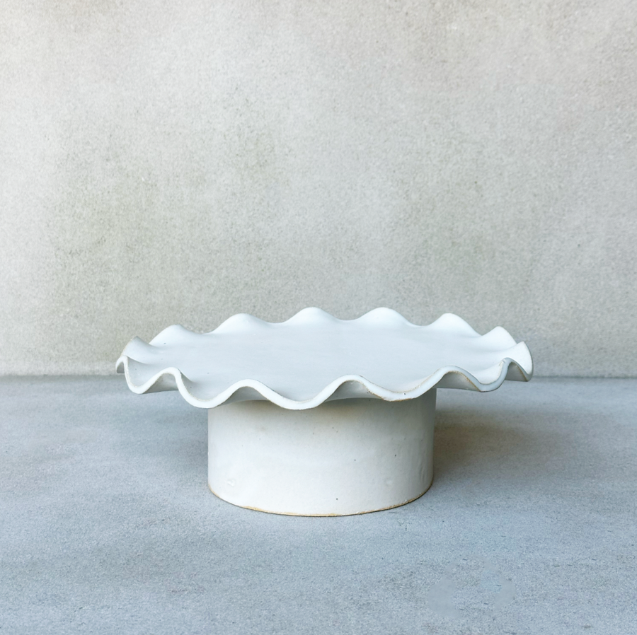 Ruffle Edge Pedestal