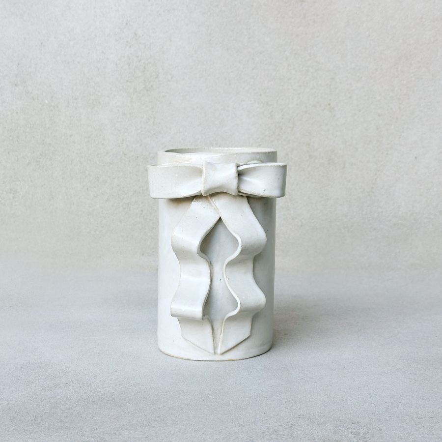 Salto Bow Vase