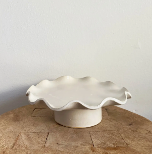 Ruffle Edge Pedestal