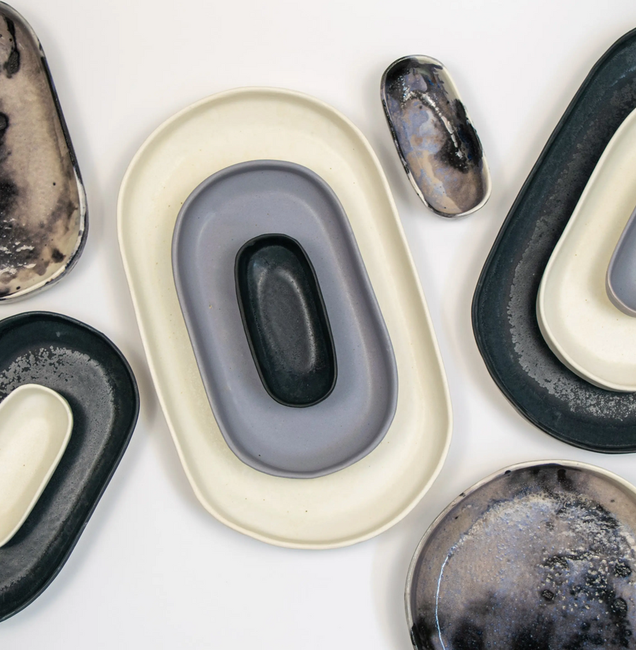 Oval Tray / Jet Black
