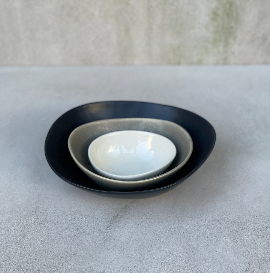 Porcelain Stackable Serving Bowl Set / 3