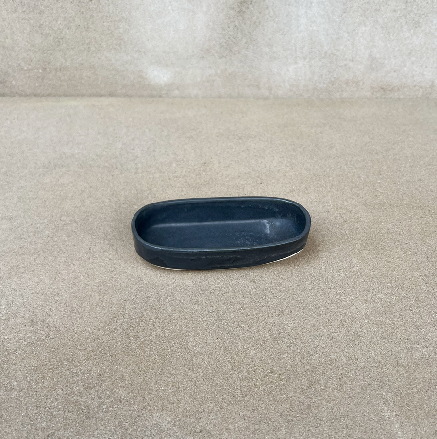 Oval Tray / Jet Black
