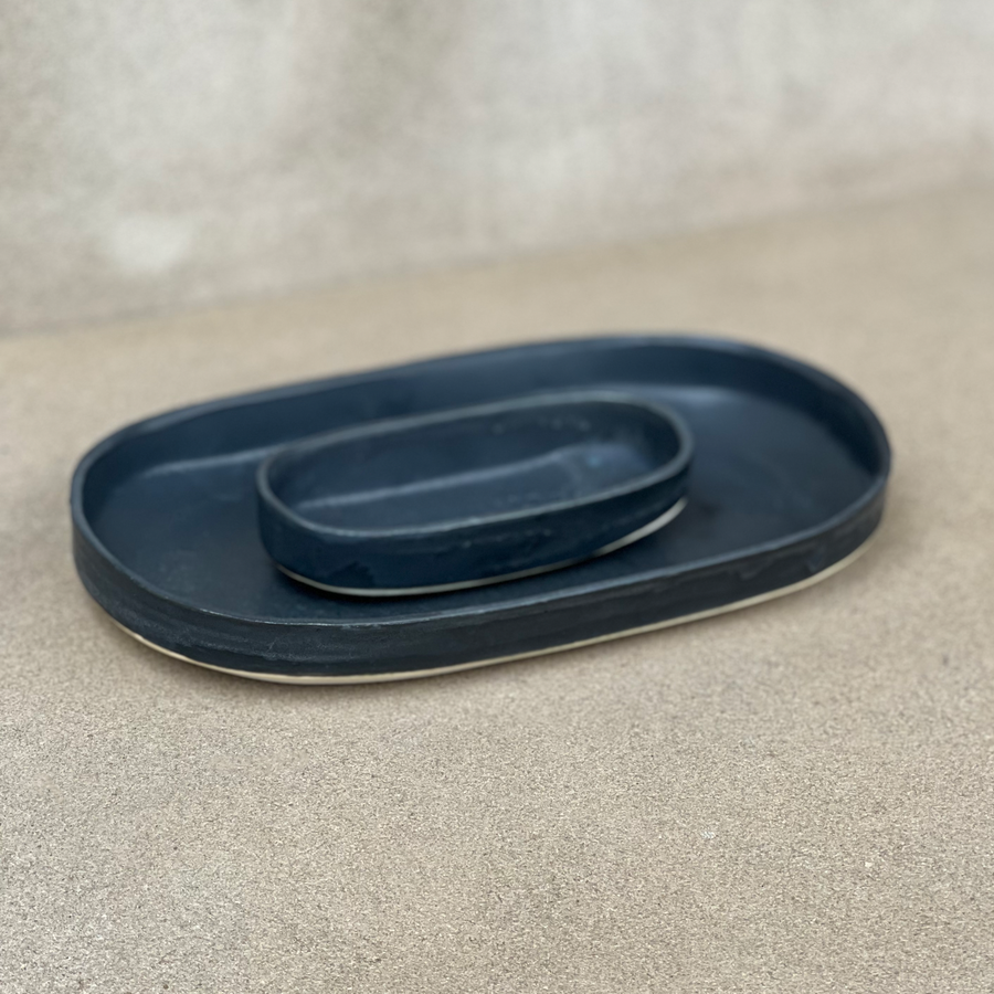 Oval Tray / Jet Black