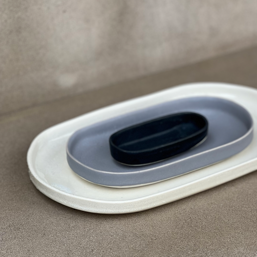 Oval Tray / Jet Black