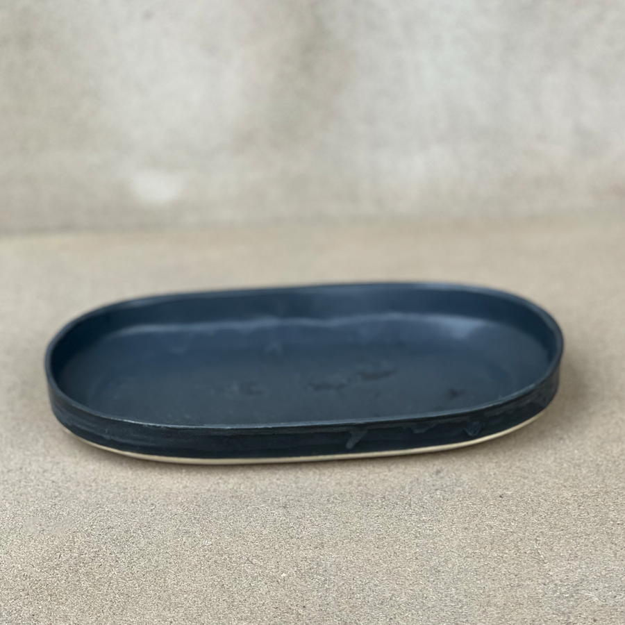 Oval Tray / Jet Black