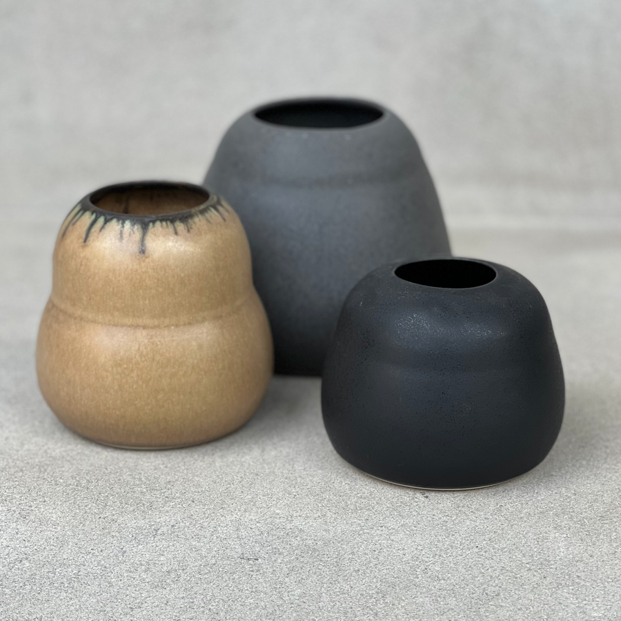 TQD Porcelain Vase / Medium Black
