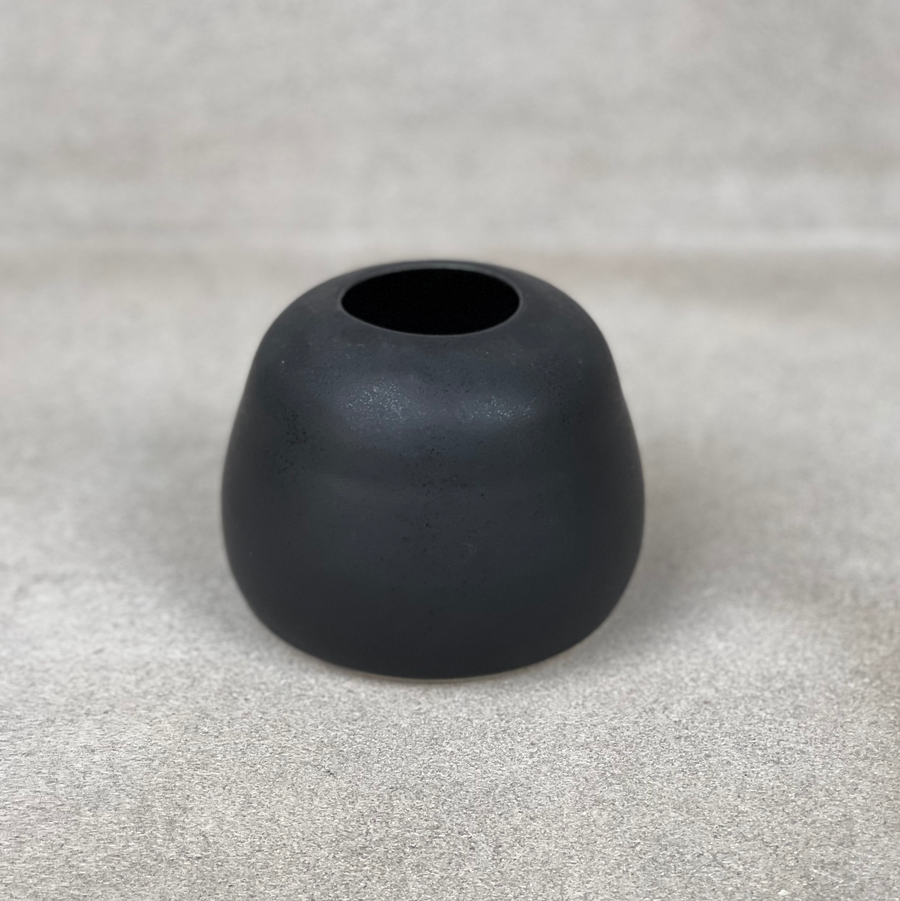 TQD Porcelain Vase / Medium Black