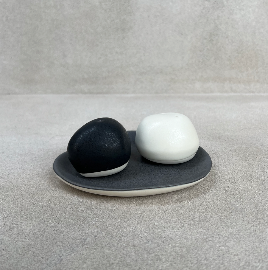 Salt & Pepper set of 3 / Moonstone Tray