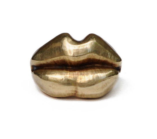 Kiss Ring