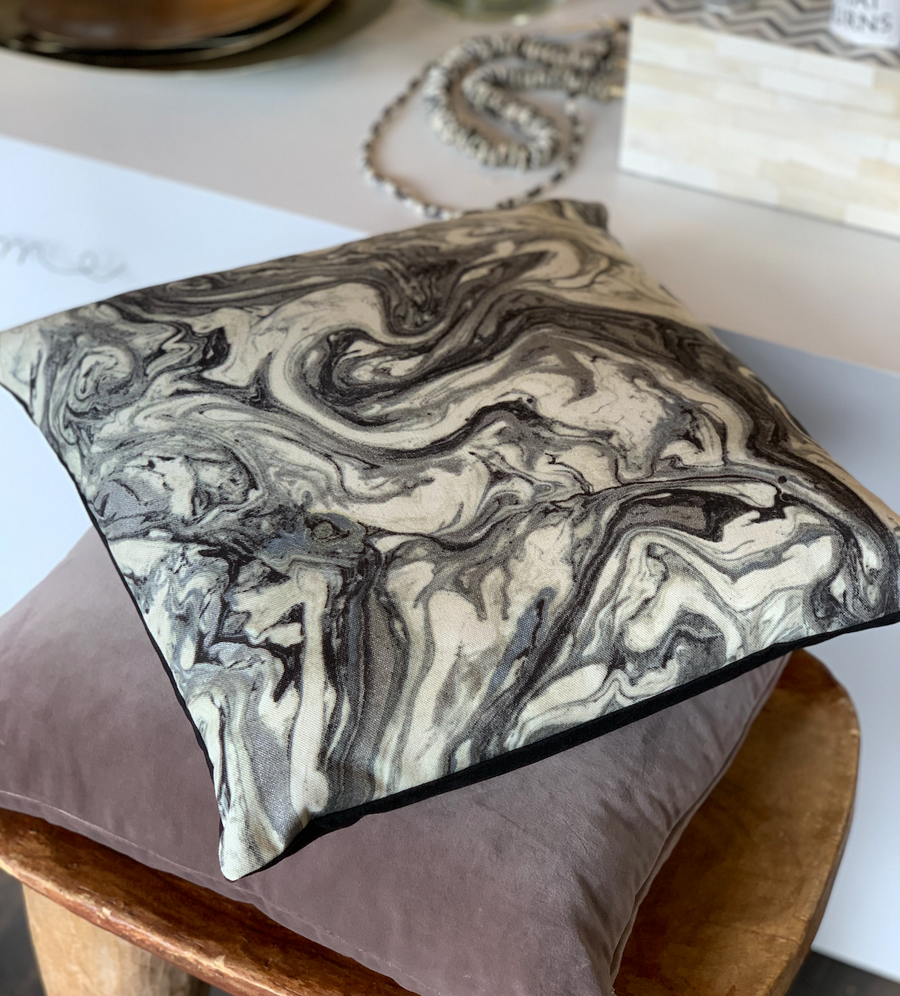 Postma Handmade Marbled Pillow / 18
