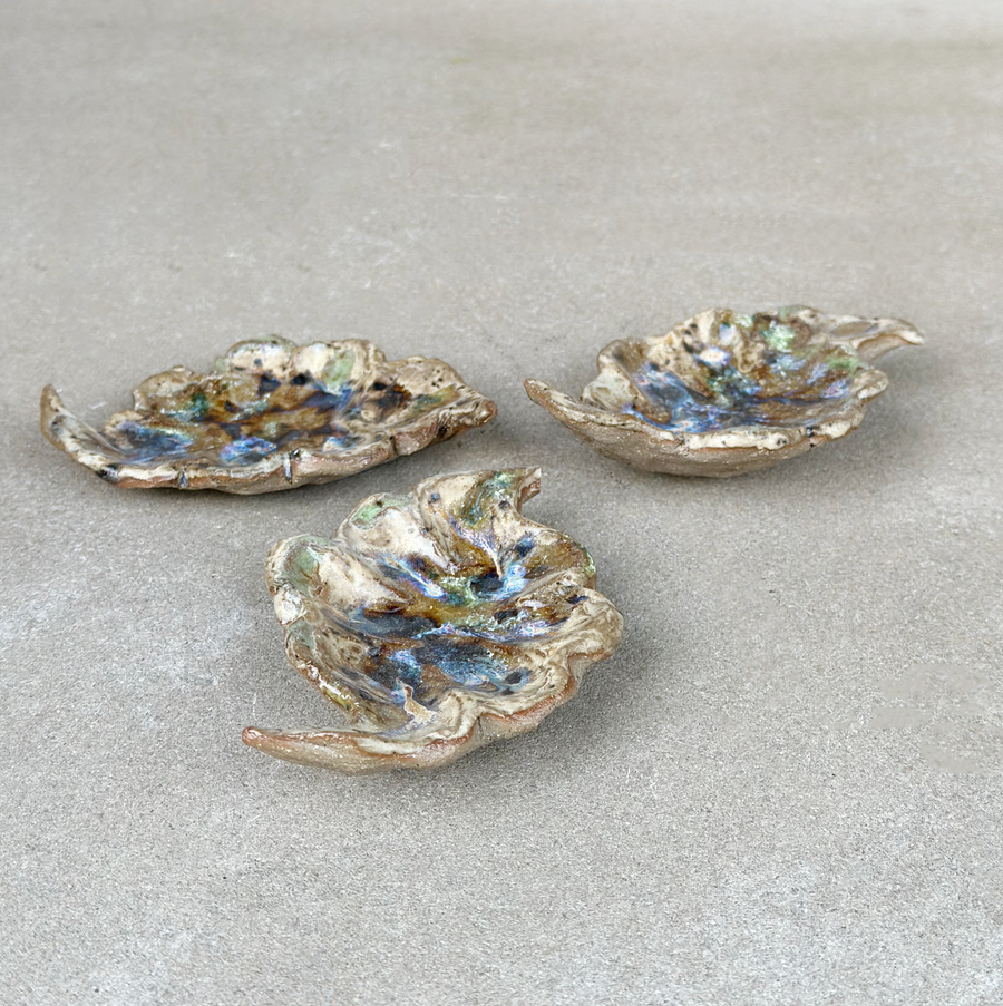 Goldie Pot Scalloped Wing Dish