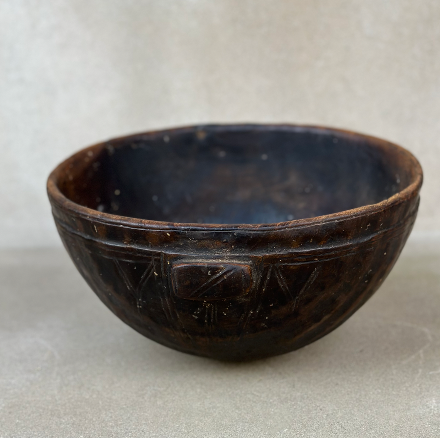 Hausa Engraved Wooden Bowl / Small